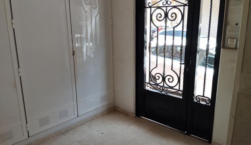 Resale - Apartment -
Torrevieja - Habaneras