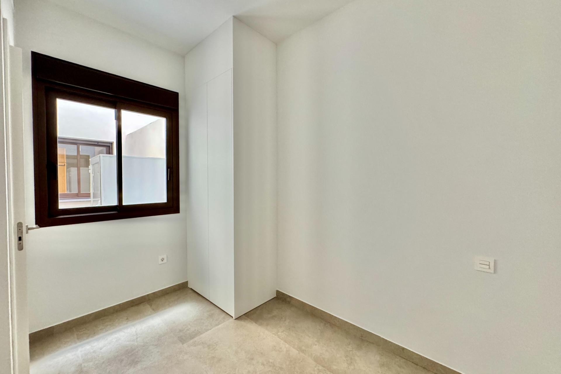 Resale - Apartment -
Torrevieja - Habaneras