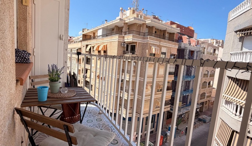 Resale - Apartment -
Torrevieja - Habaneras
