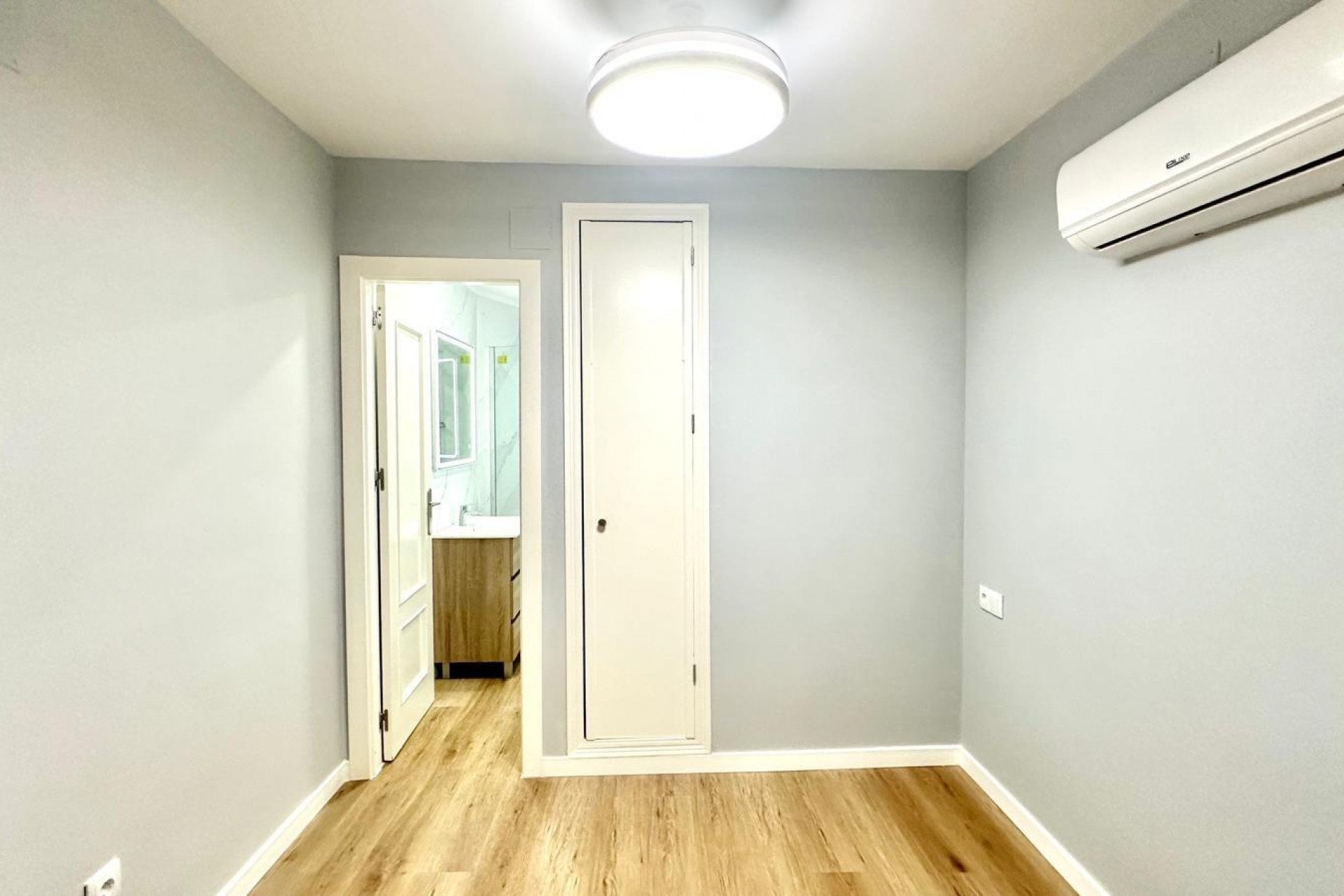 Resale - Apartment -
Torrevieja - La Mata Pueblo