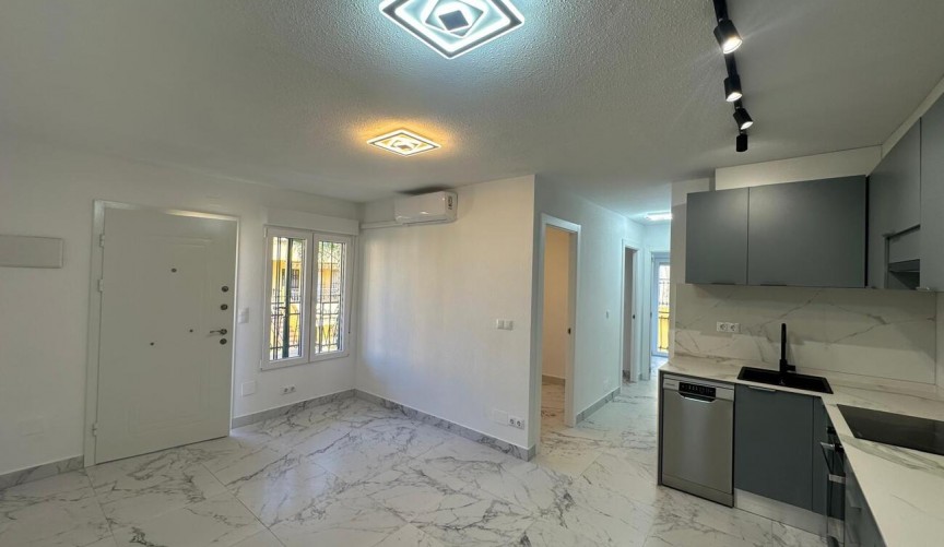 Resale - Apartment -
Torrevieja - La Veleta