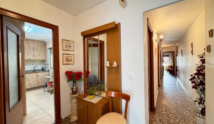Resale - Apartment -
Torrevieja - Las Piscinas Naturales