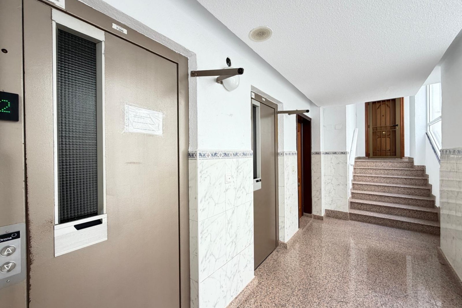 Resale - Apartment -
Torrevieja - Las Piscinas Naturales