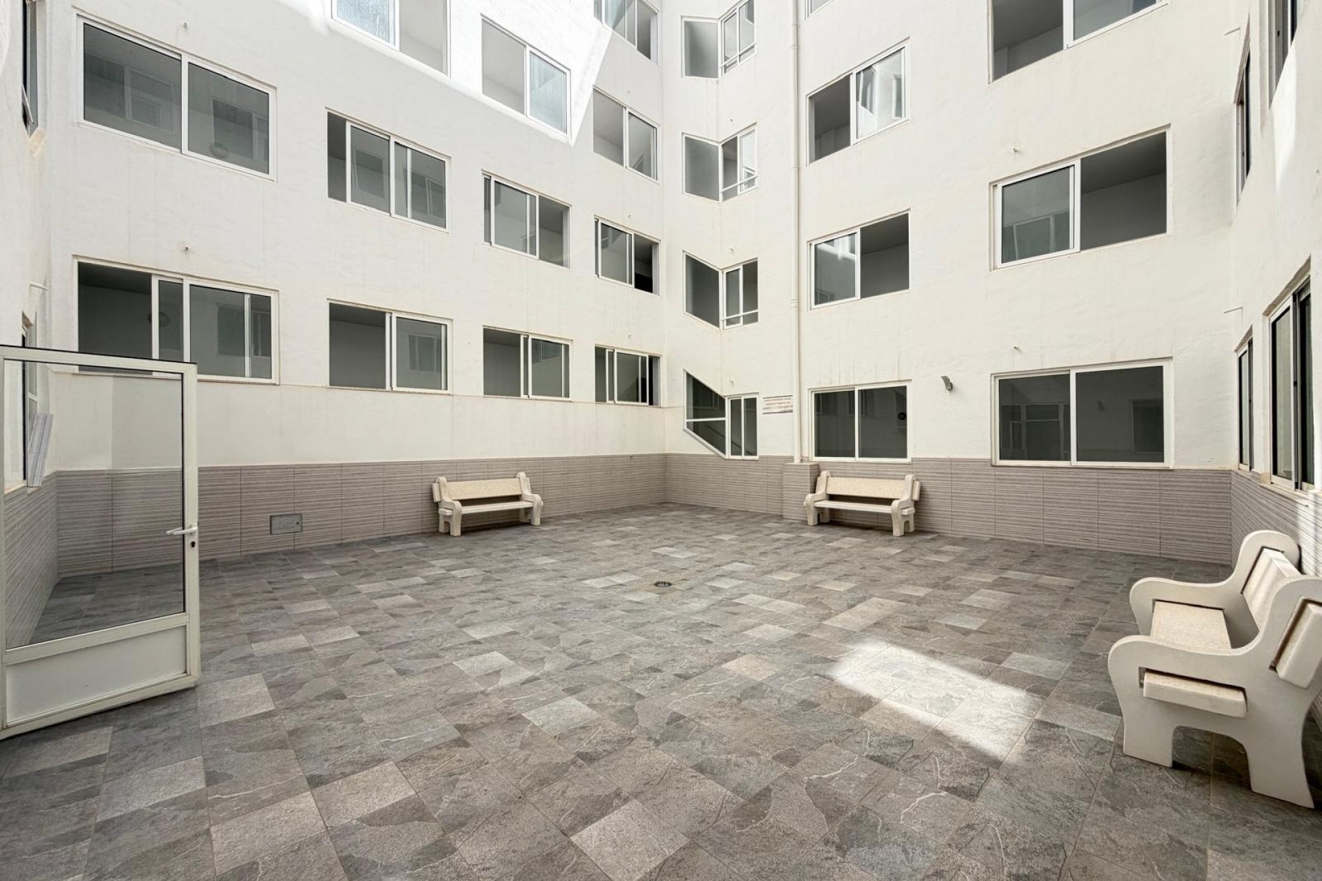 Resale - Apartment -
Torrevieja - Las Piscinas Naturales