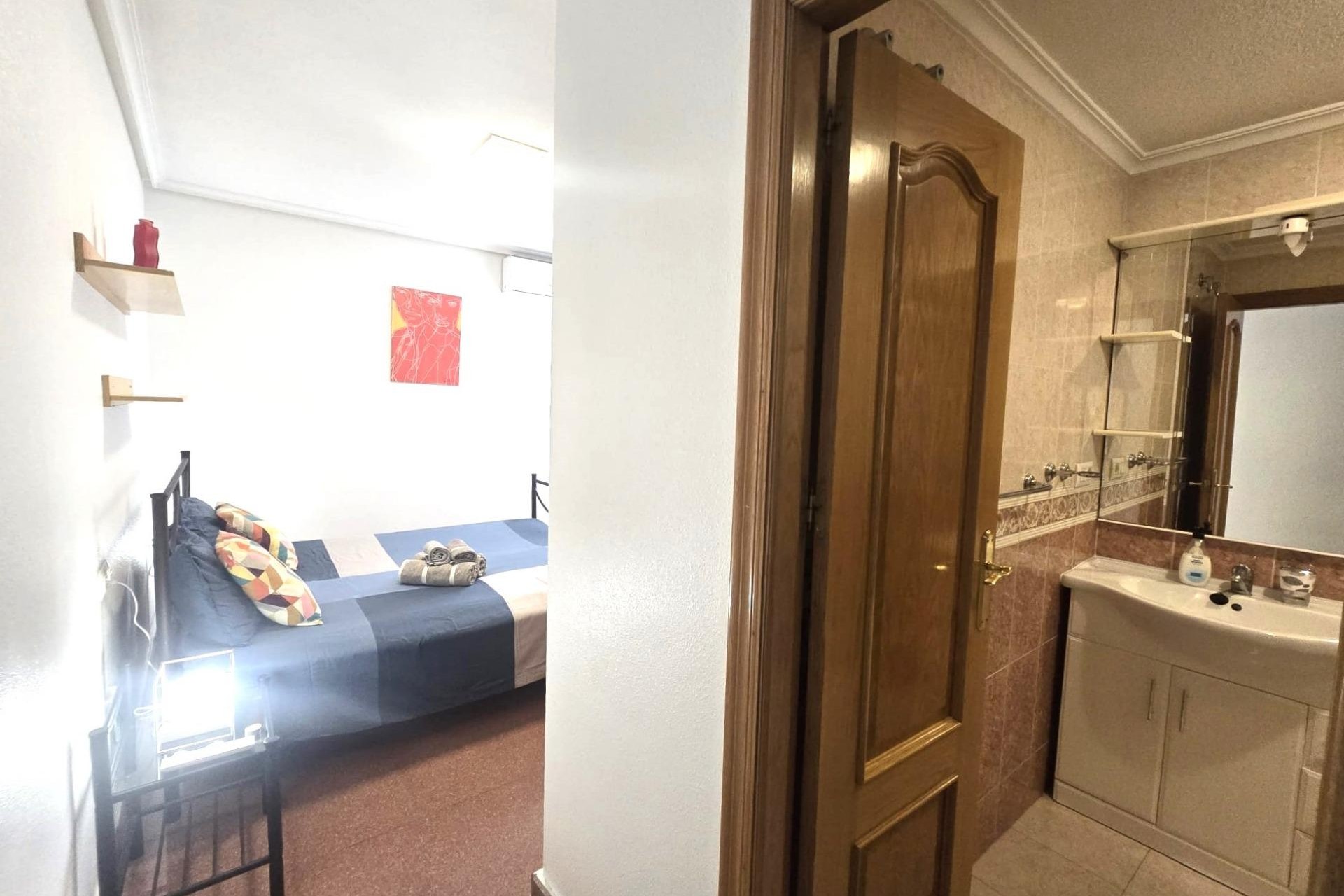 Resale - Apartment -
Torrevieja - Las Piscinas Naturales