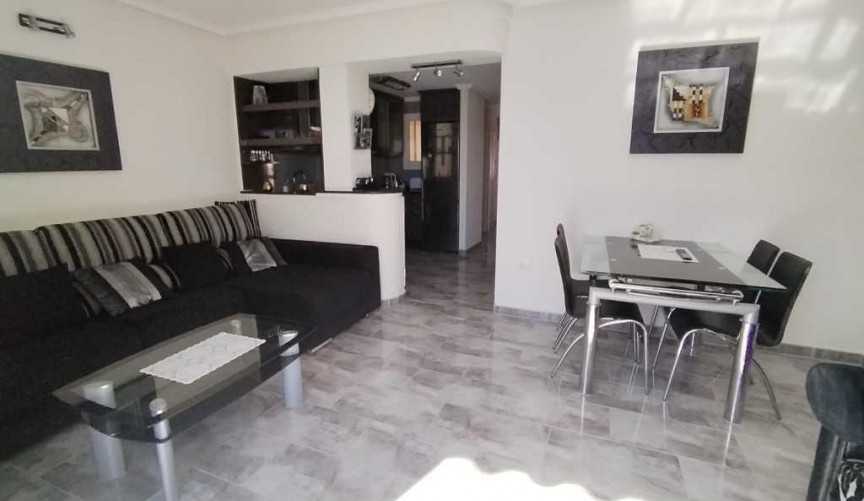 Resale - Apartment -
Torrevieja - Los Frutales