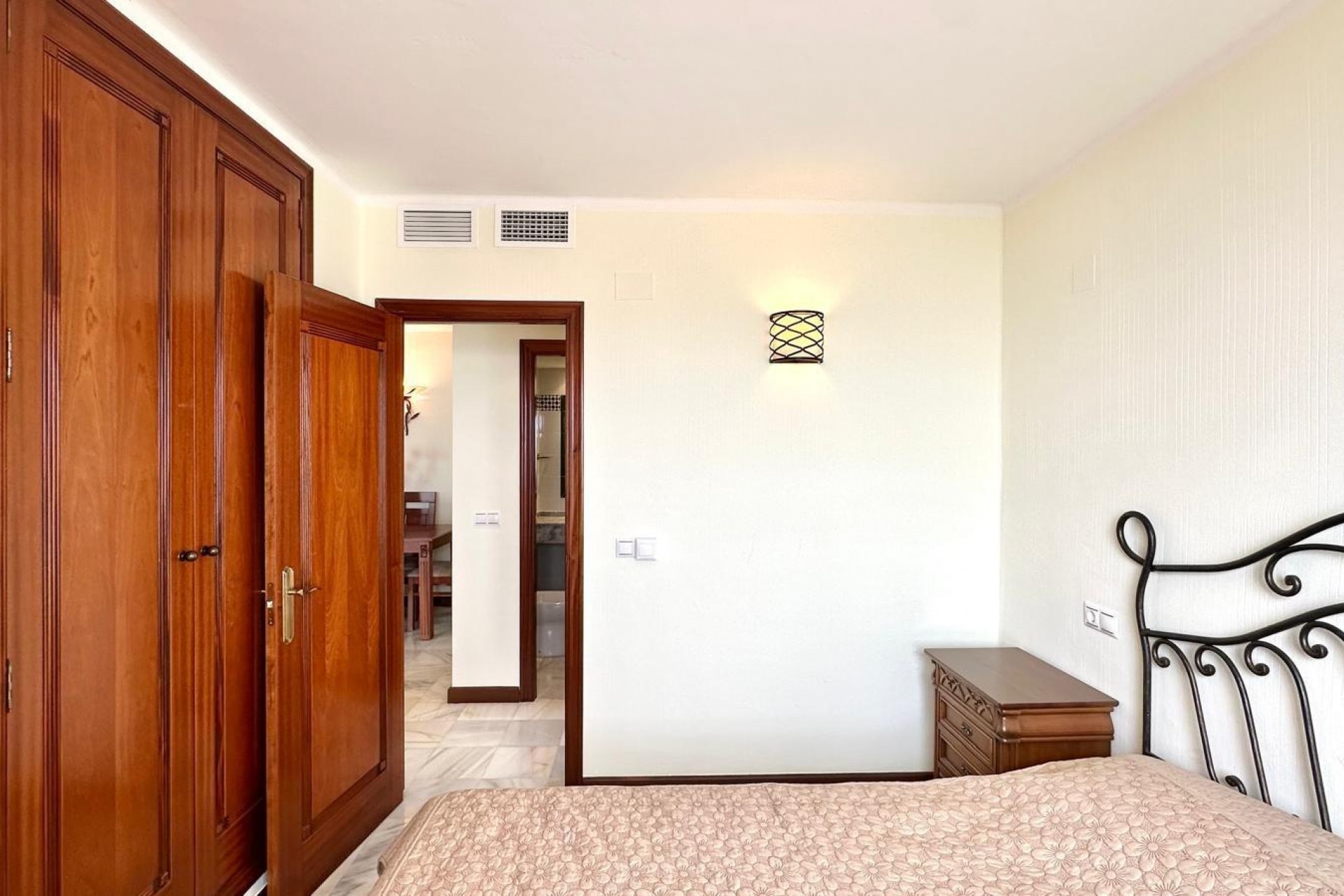 Resale - Apartment -
Torrevieja - Los Frutales