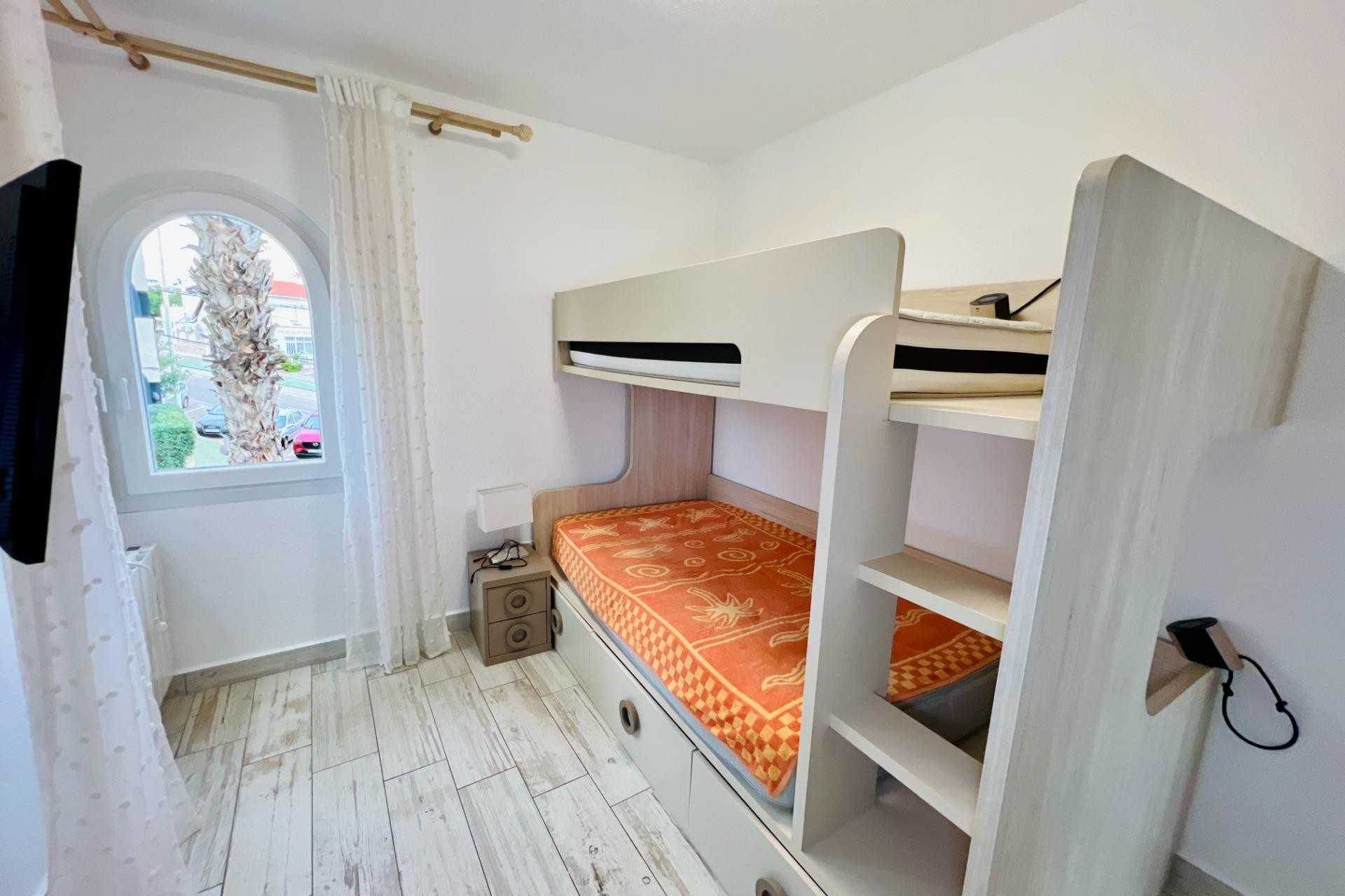 Resale - Apartment -
Torrevieja - Miramar - Torre Del Moro