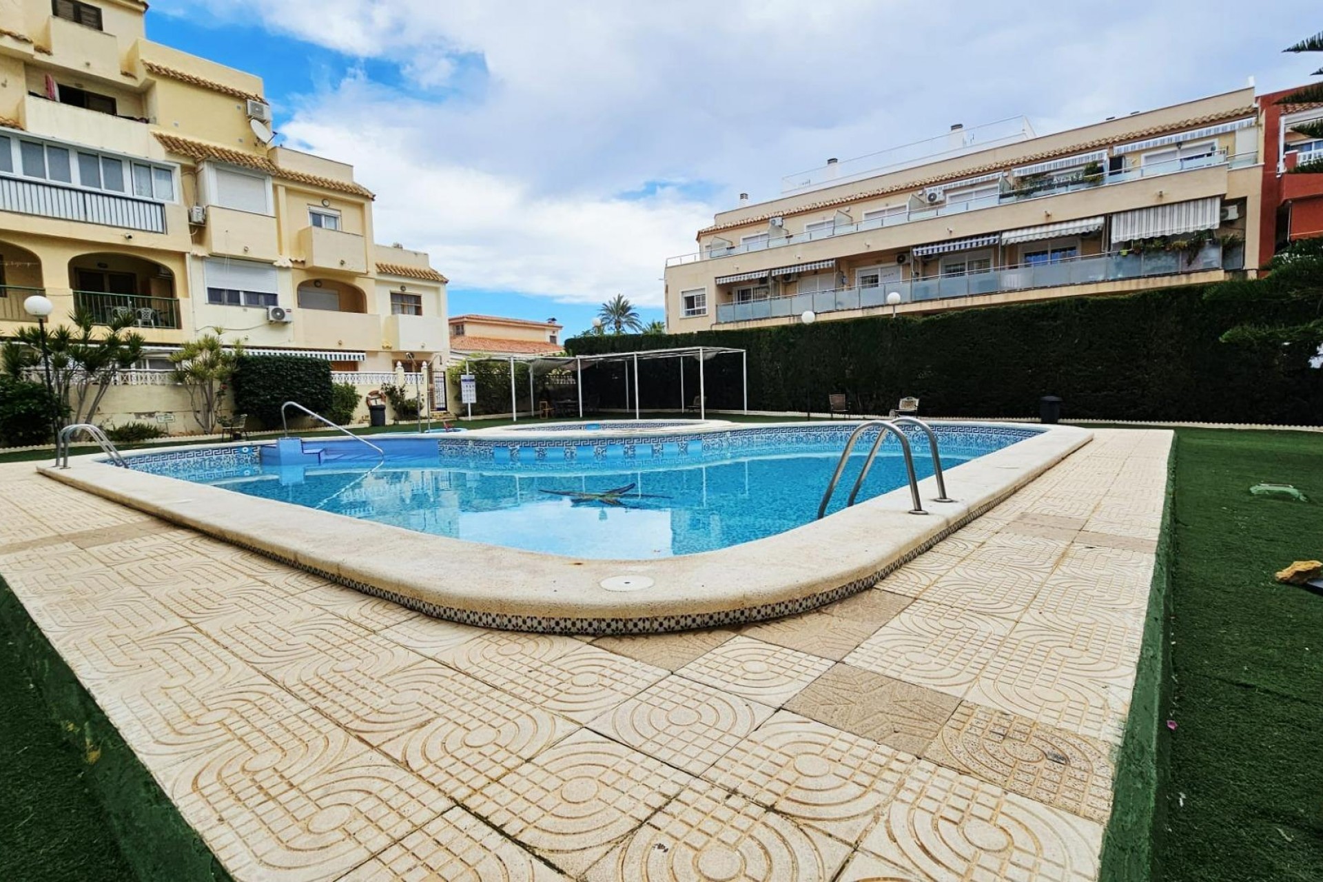 Resale - Apartment -
Torrevieja - Nueva Torrevieja
