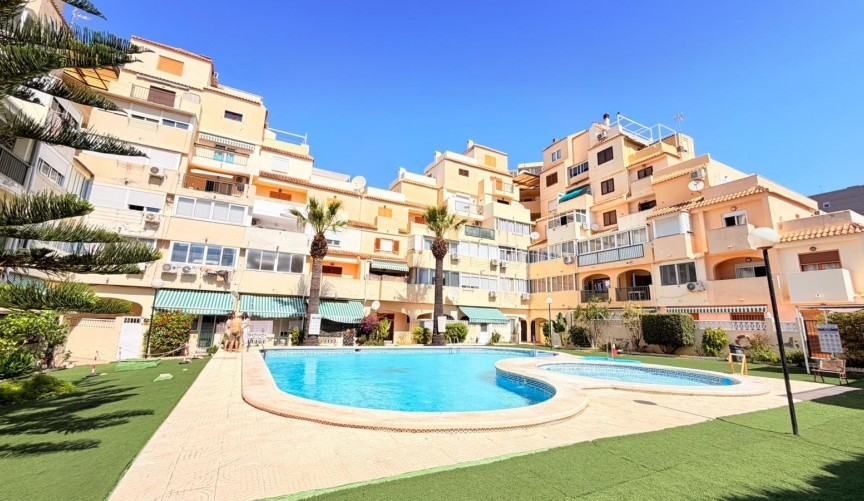 Resale - Apartment -
Torrevieja - Nueva Torrevieja