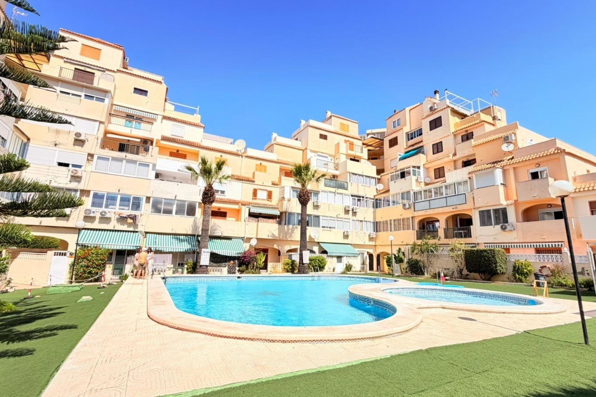 Resale - Apartment -
Torrevieja - Nueva Torrevieja