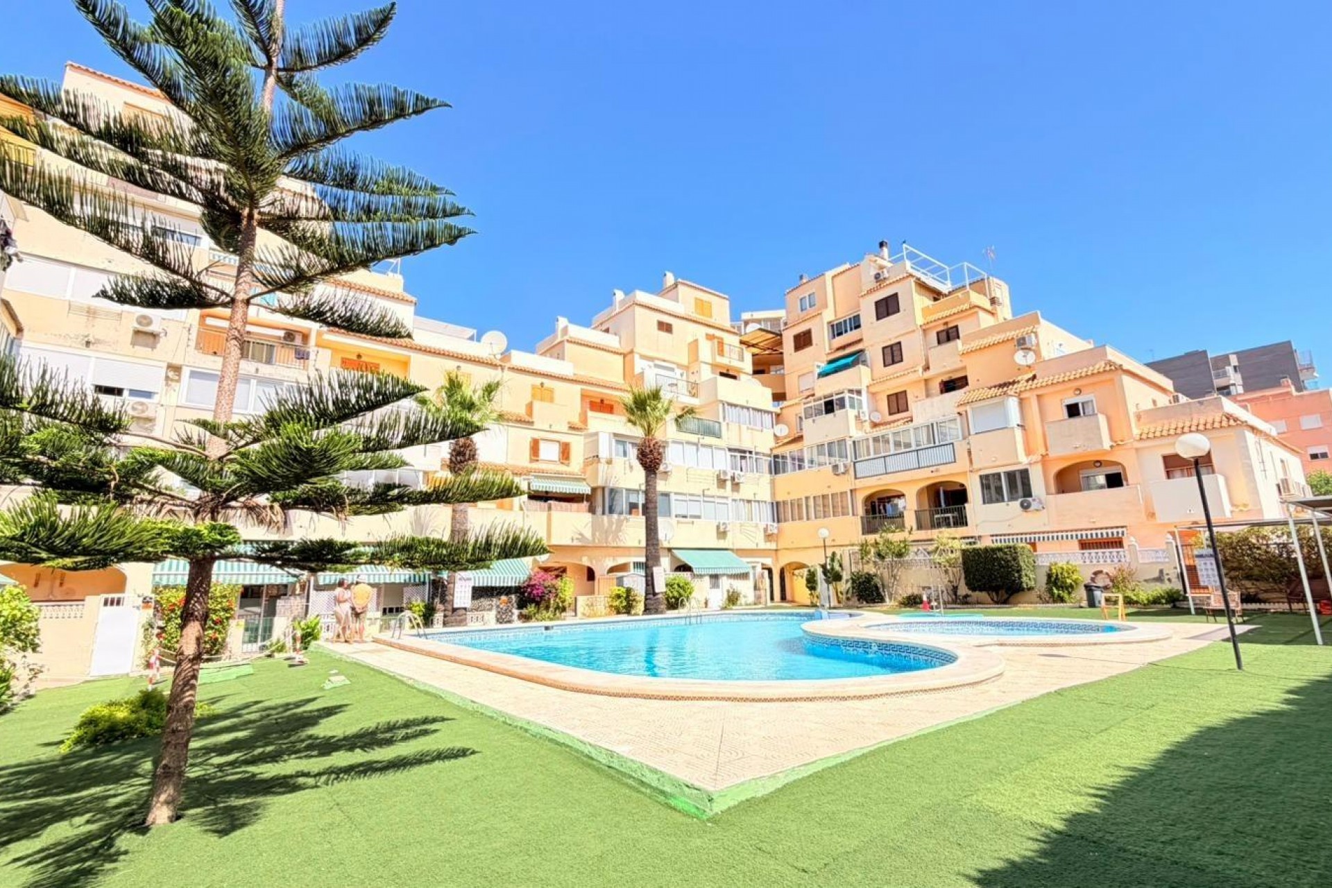 Resale - Apartment -
Torrevieja - Nueva Torrevieja