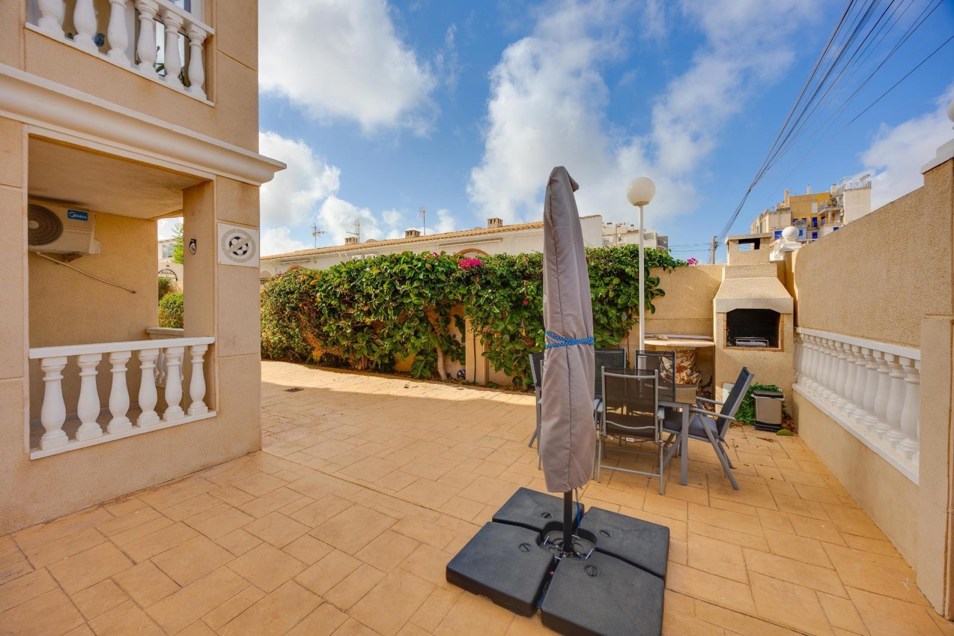 Resale - Apartment -
Torrevieja - Nueva Torrevieja