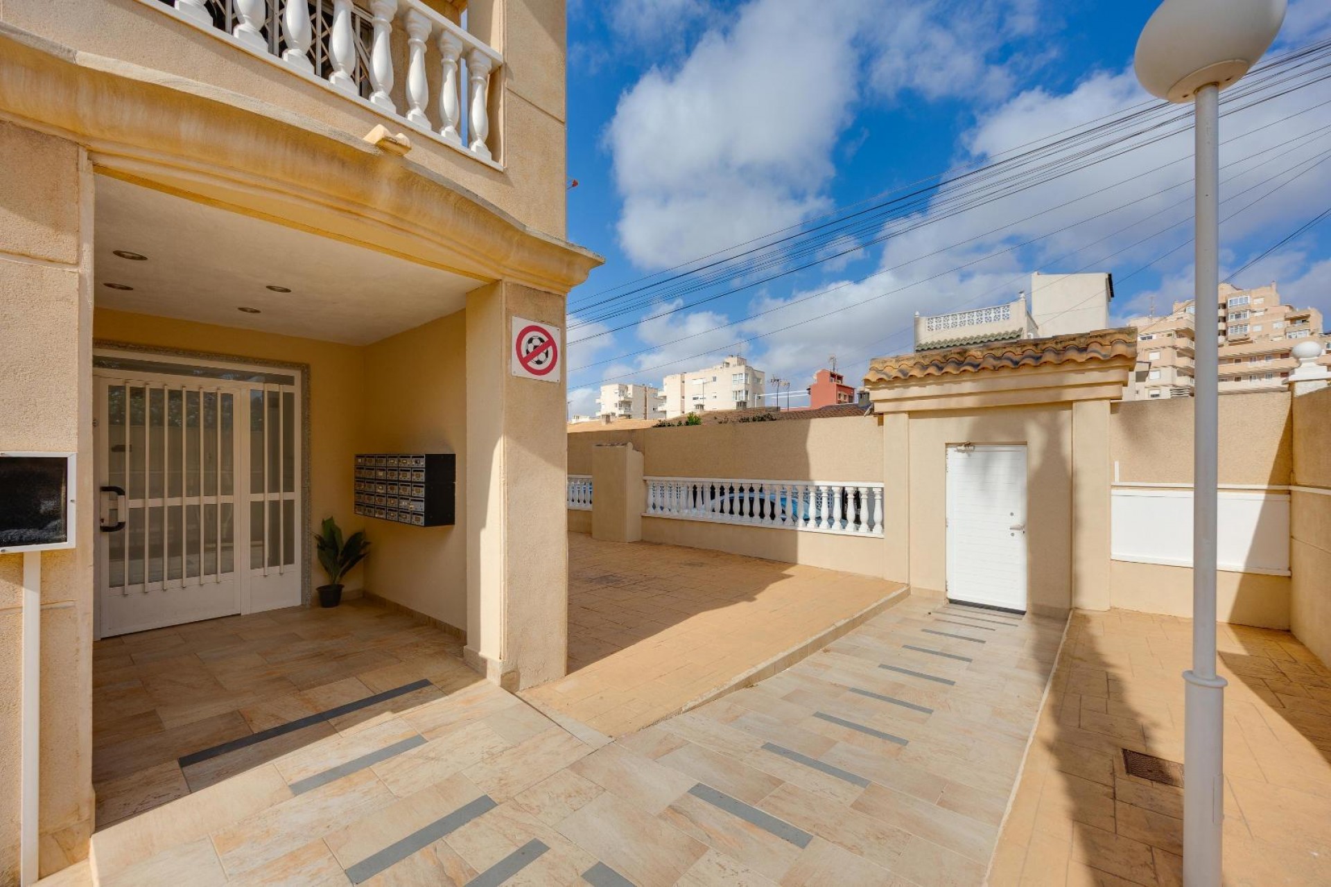 Resale - Apartment -
Torrevieja - Nueva Torrevieja