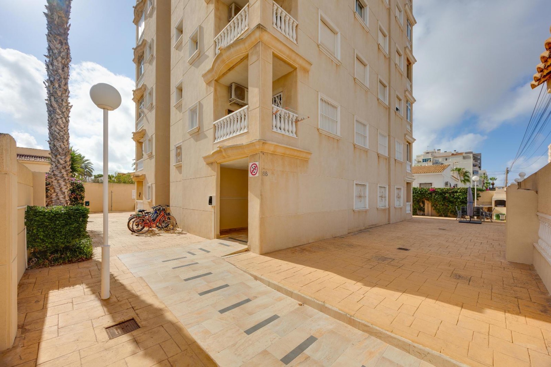 Resale - Apartment -
Torrevieja - Nueva Torrevieja