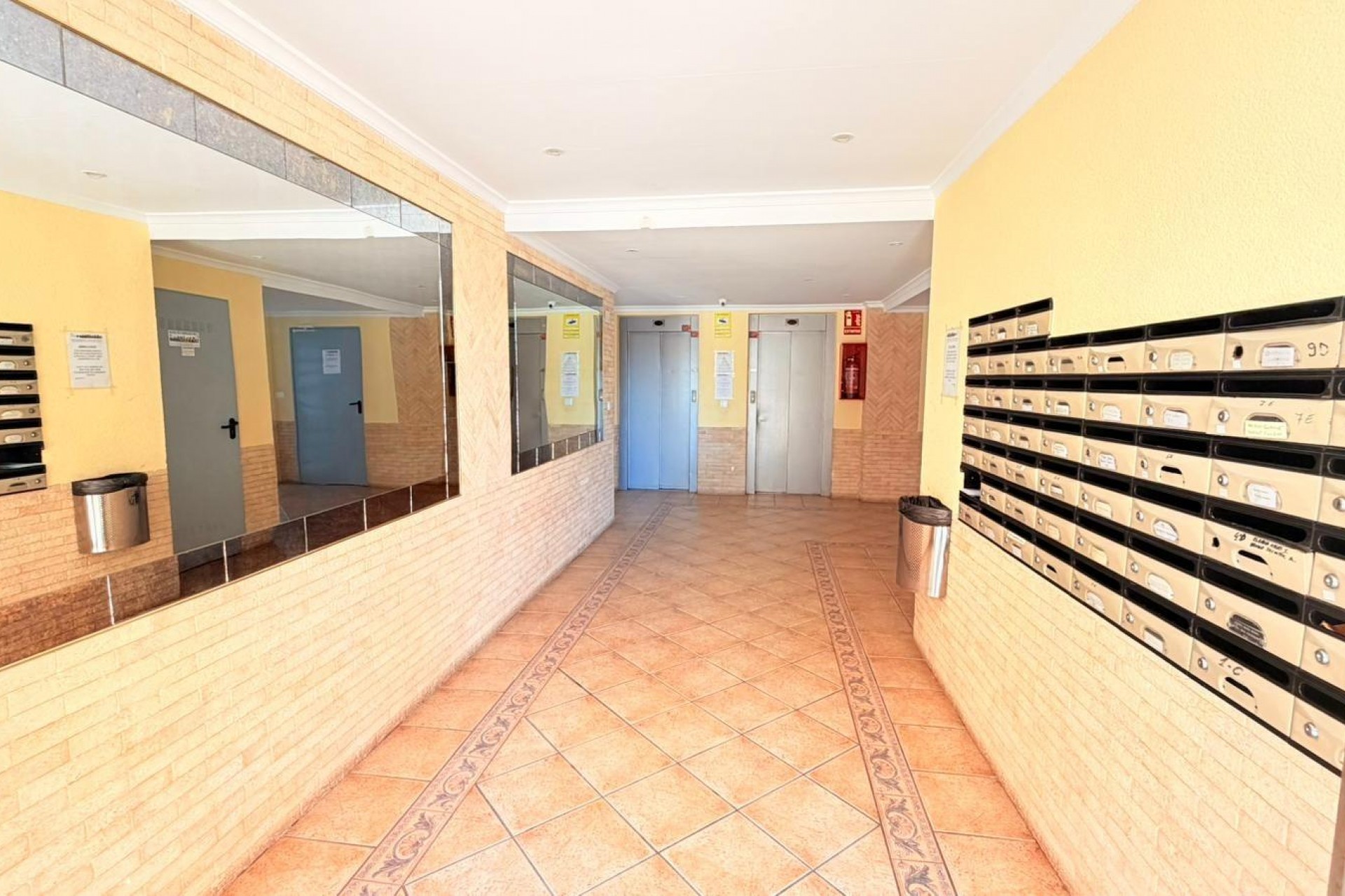 Resale - Apartment -
Torrevieja - Nueva Torrevieja