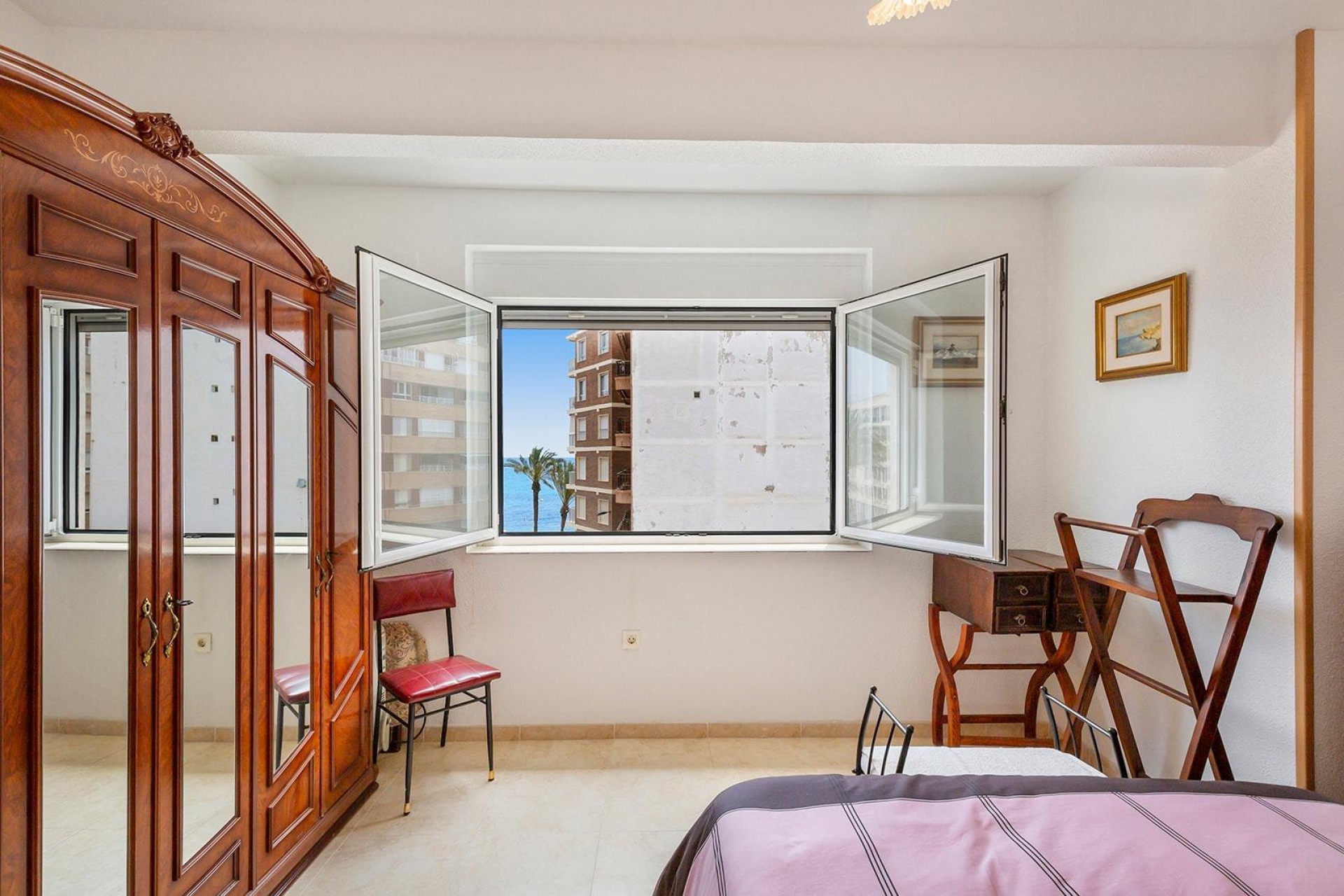 Resale - Apartment -
Torrevieja - Paseo Maritimo