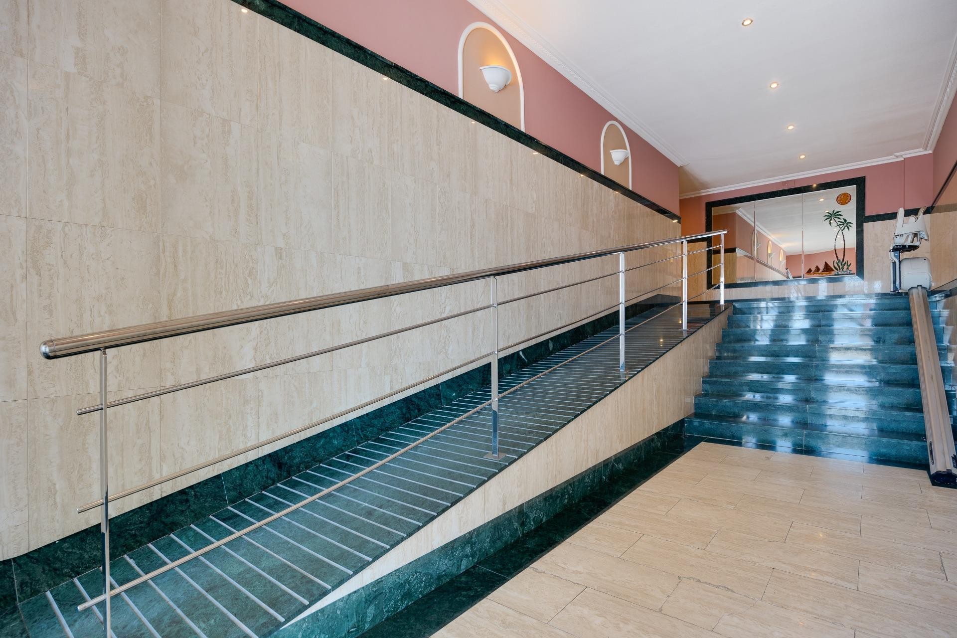 Resale - Apartment -
Torrevieja - Paseo Maritimo