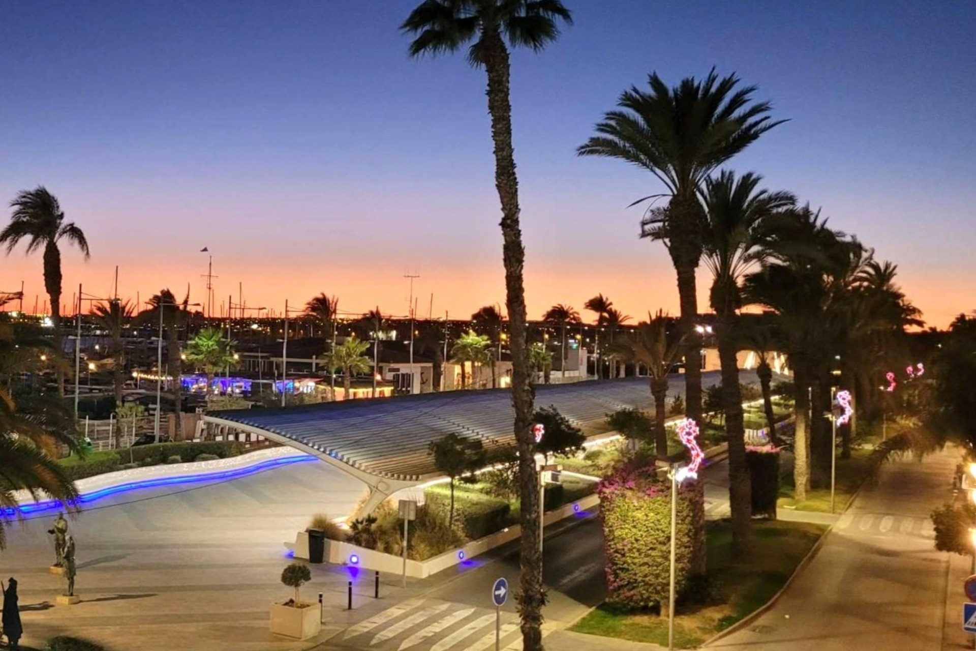 Resale - Apartment -
Torrevieja - Paseo Maritimo