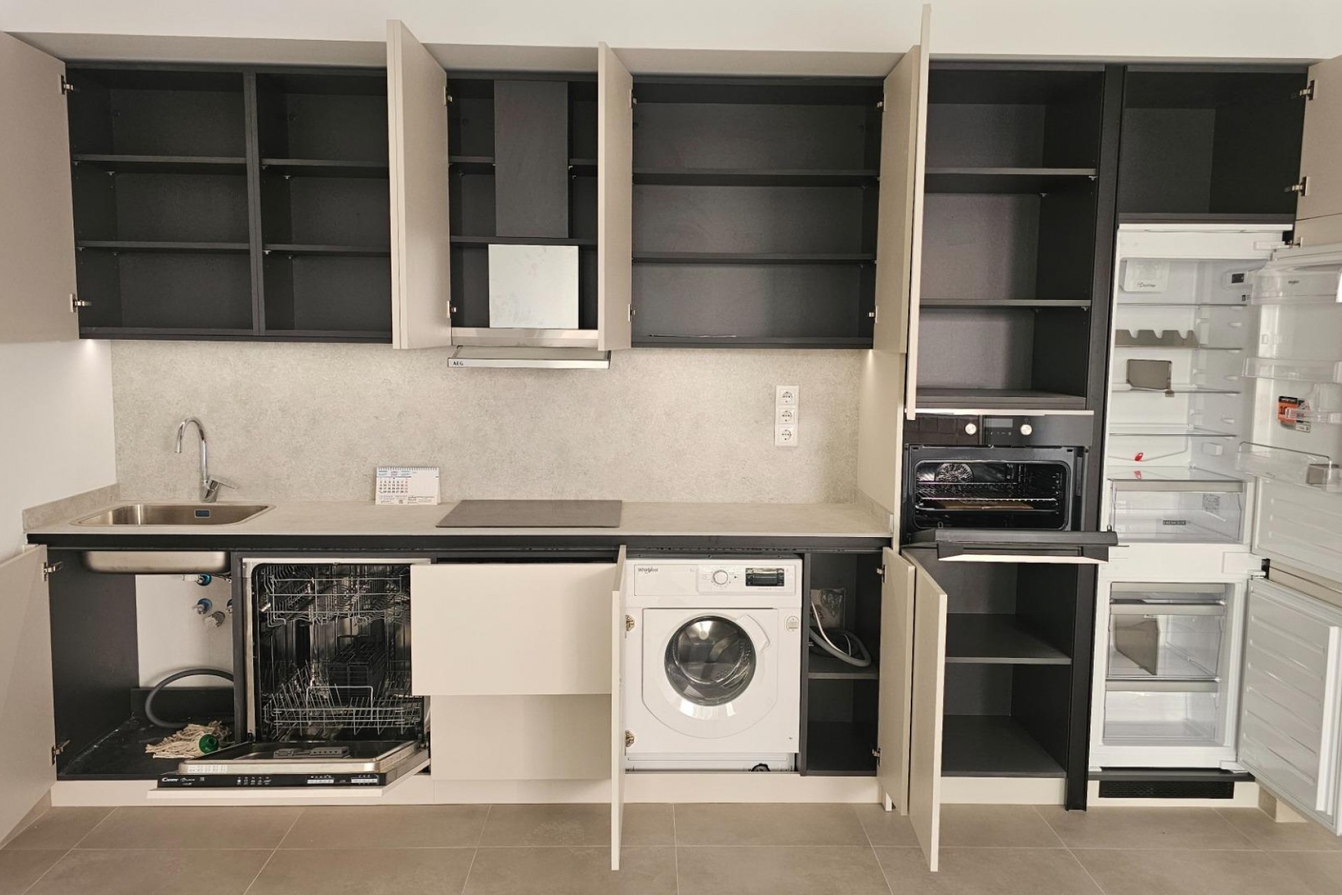 Resale - Apartment -
Torrevieja - Paseo Maritimo