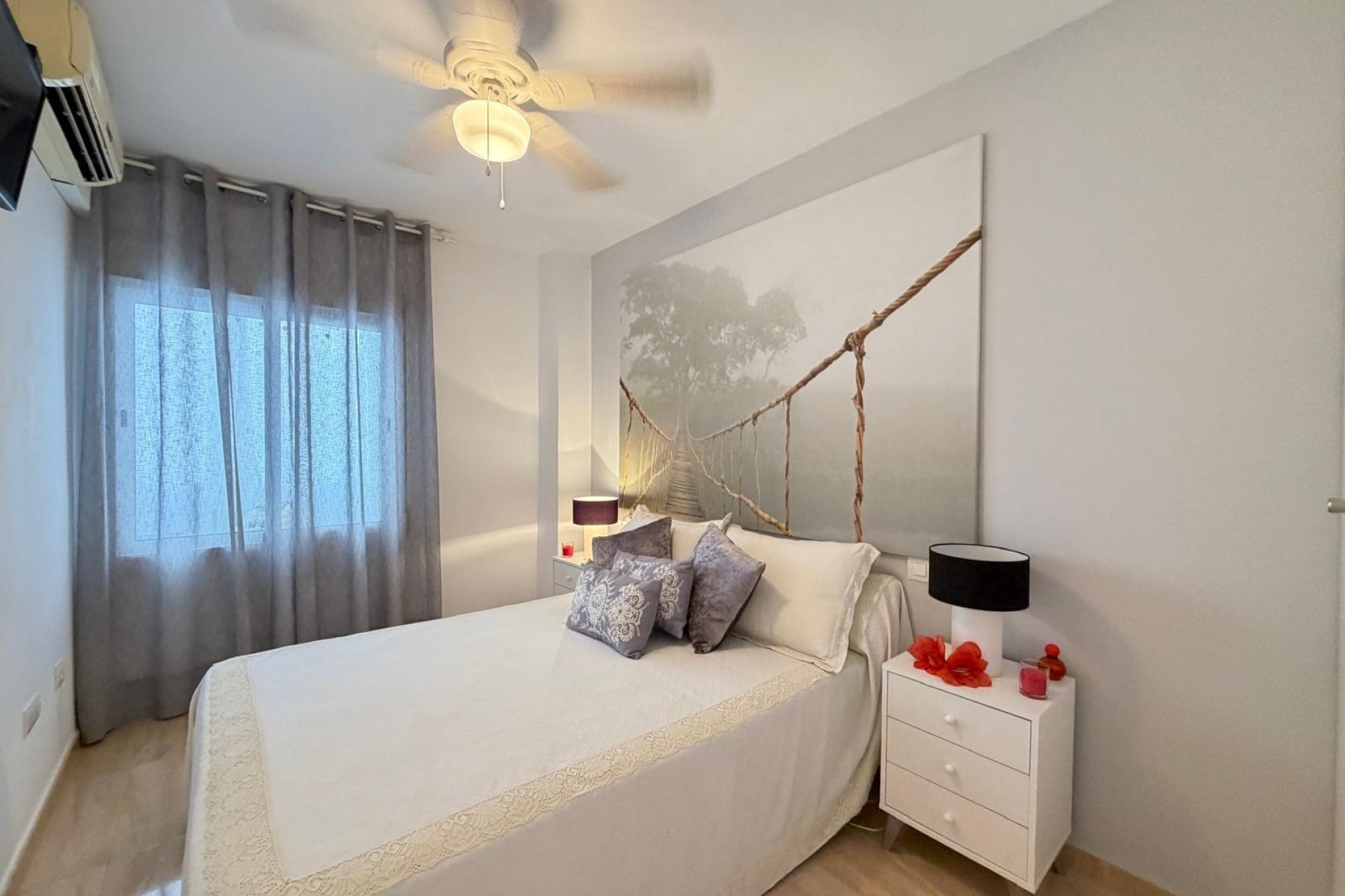 Resale - Apartment -
Torrevieja - Paseo Maritimo
