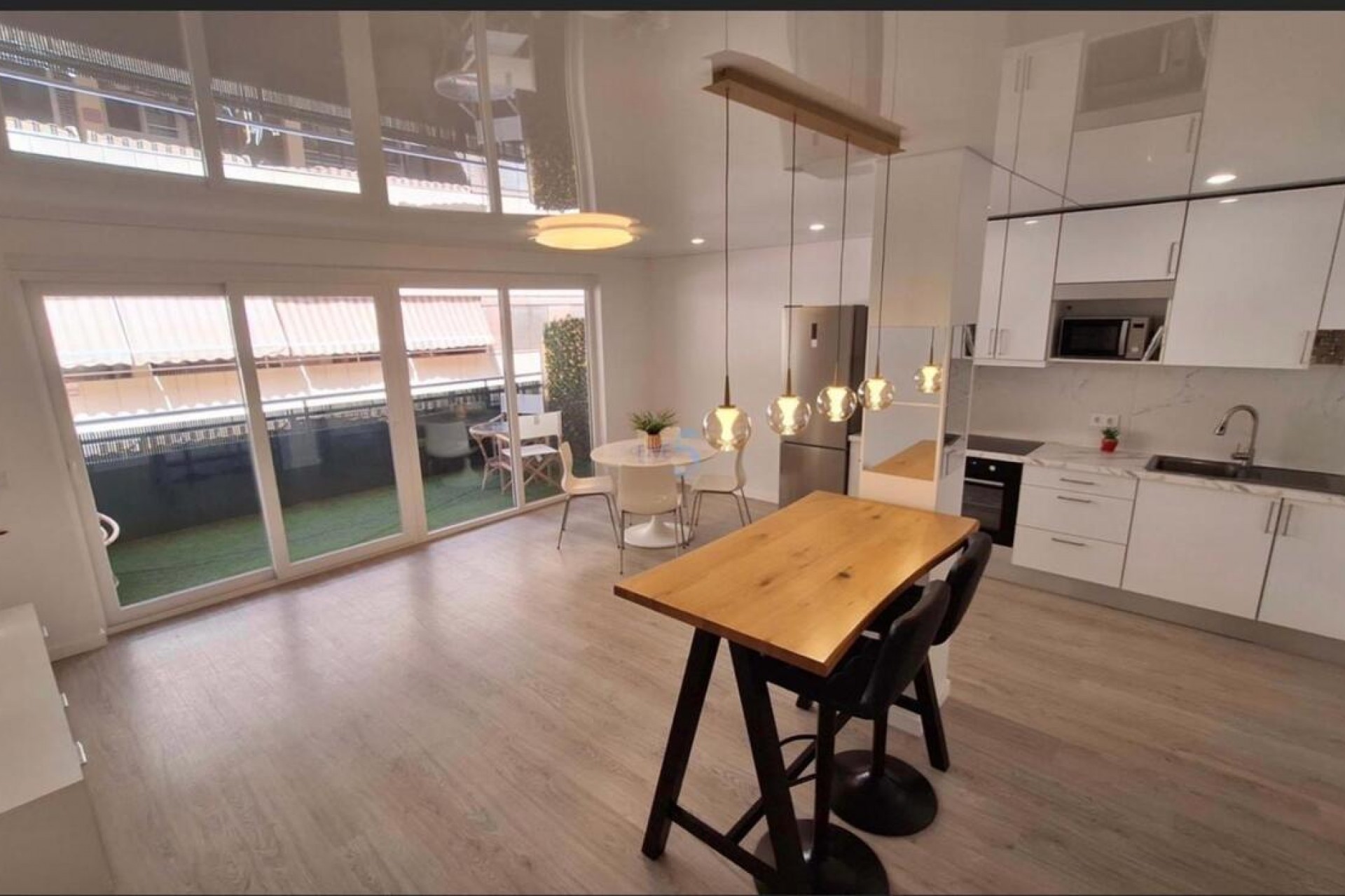 Resale - Apartment -
Torrevieja - Playa Acecion