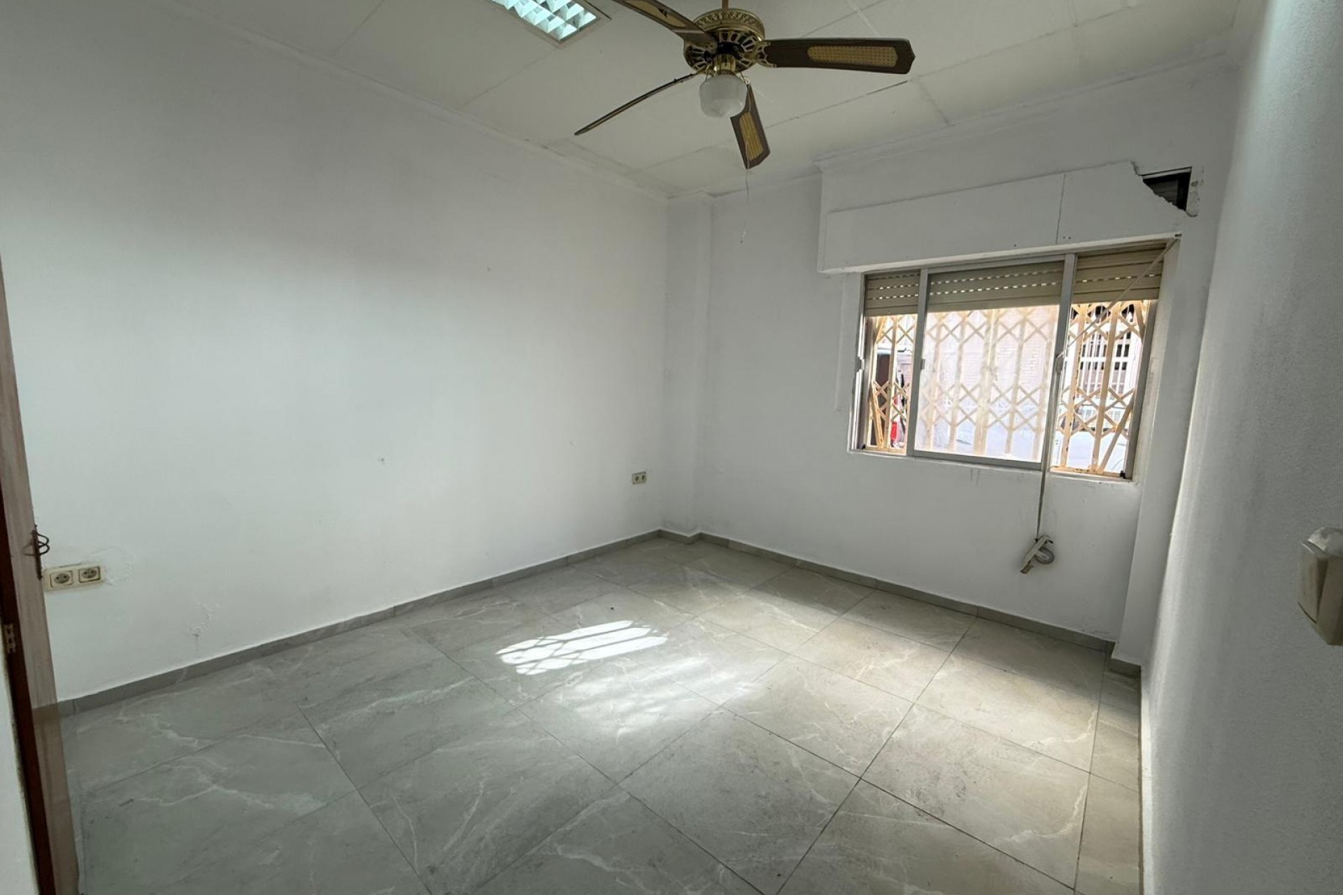 Resale - Apartment -
Torrevieja - Playa de los Locos