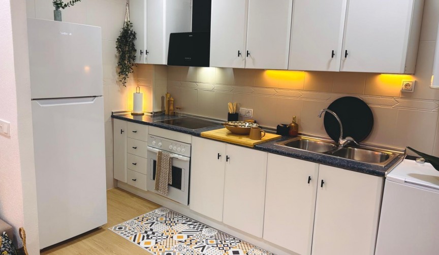 Resale - Apartment -
Torrevieja - Playa de los Locos