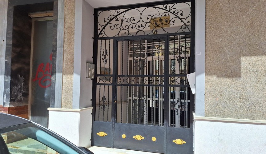 Resale - Apartment -
Torrevieja - Playa de los Locos
