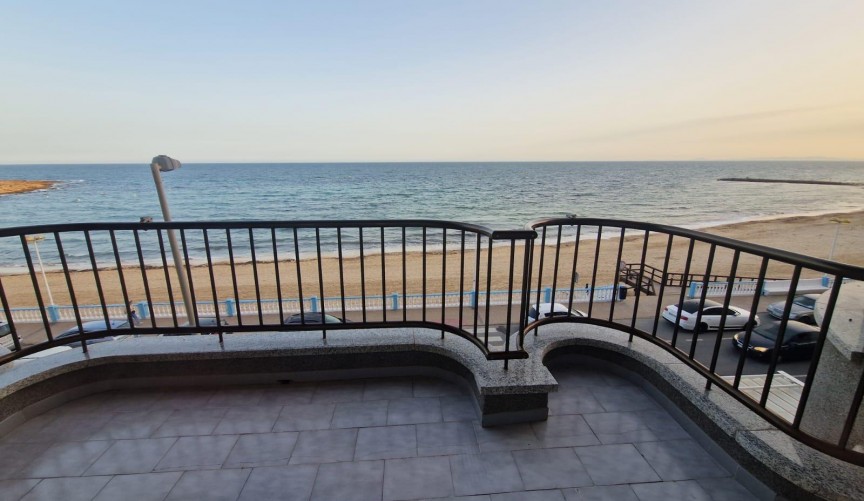 Resale - Apartment -
Torrevieja - Playa de los Locos