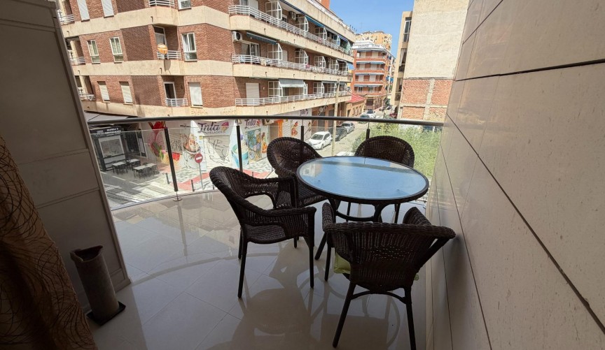 Resale - Apartment -
Torrevieja - Playa de los Locos