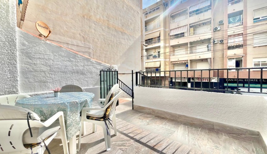 Resale - Apartment -
Torrevieja - Playa de los Locos