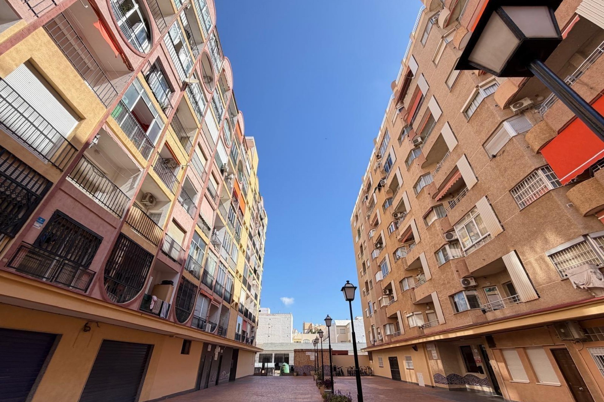 Resale - Apartment -
Torrevieja - Playa de los Locos