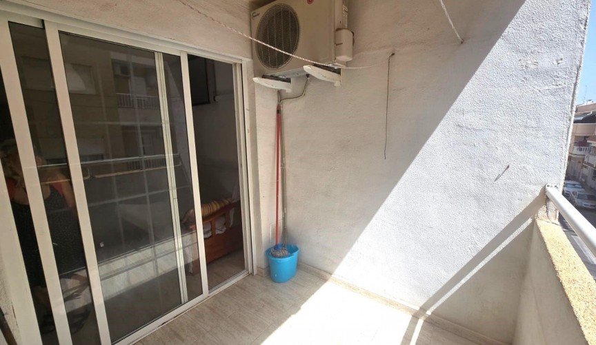Resale - Apartment -
Torrevieja - Playa de los Locos