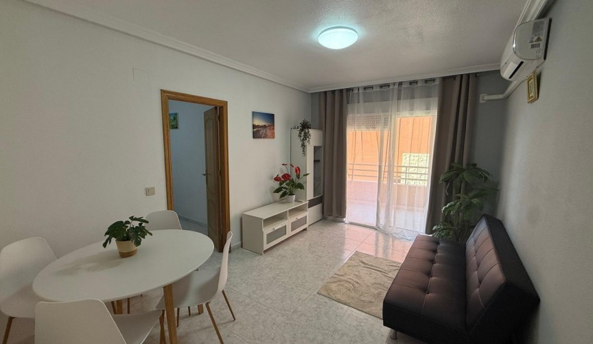 Resale - Apartment -
Torrevieja - Playa de los Locos