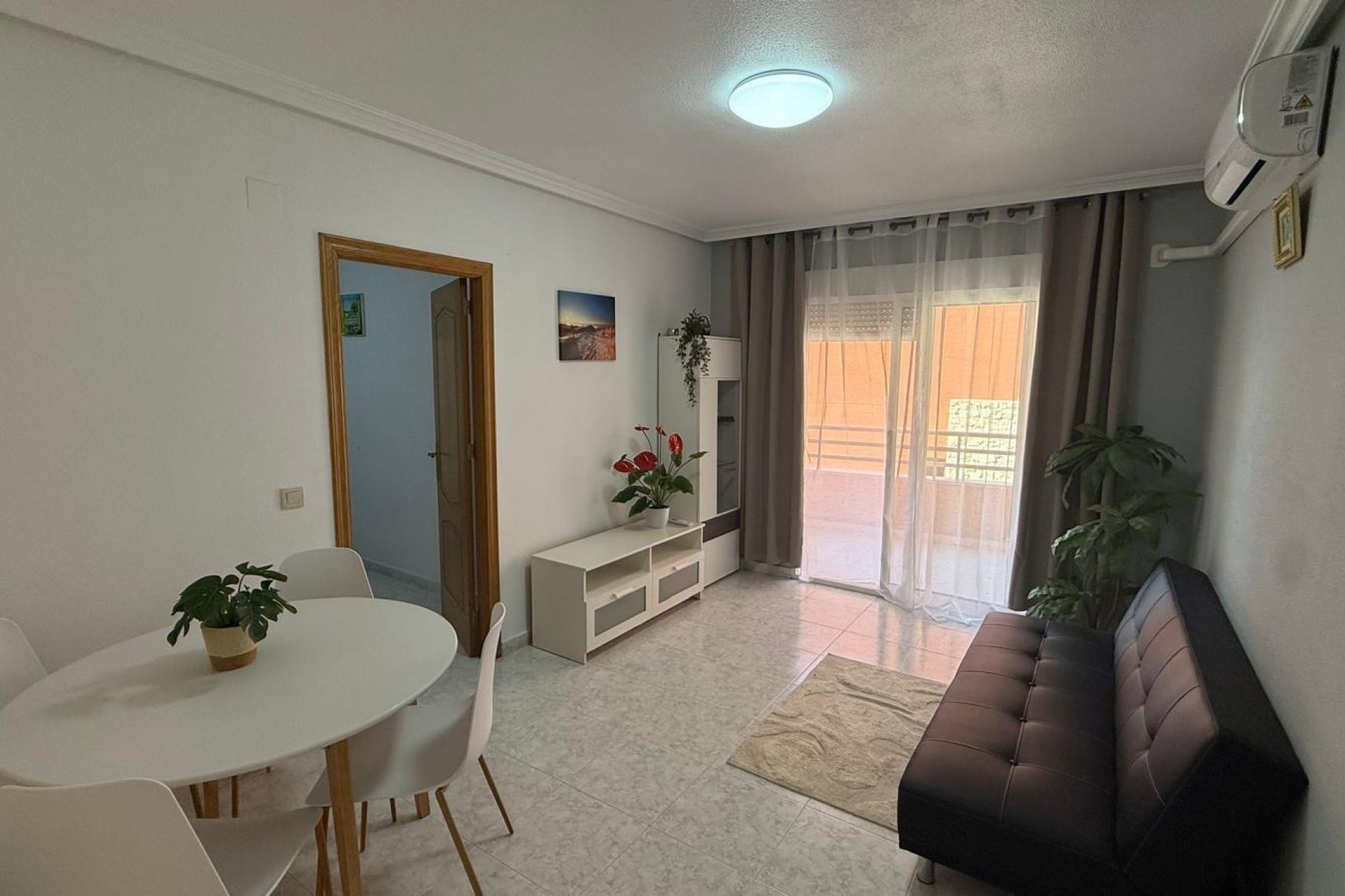 Resale - Apartment -
Torrevieja - Playa de los Locos