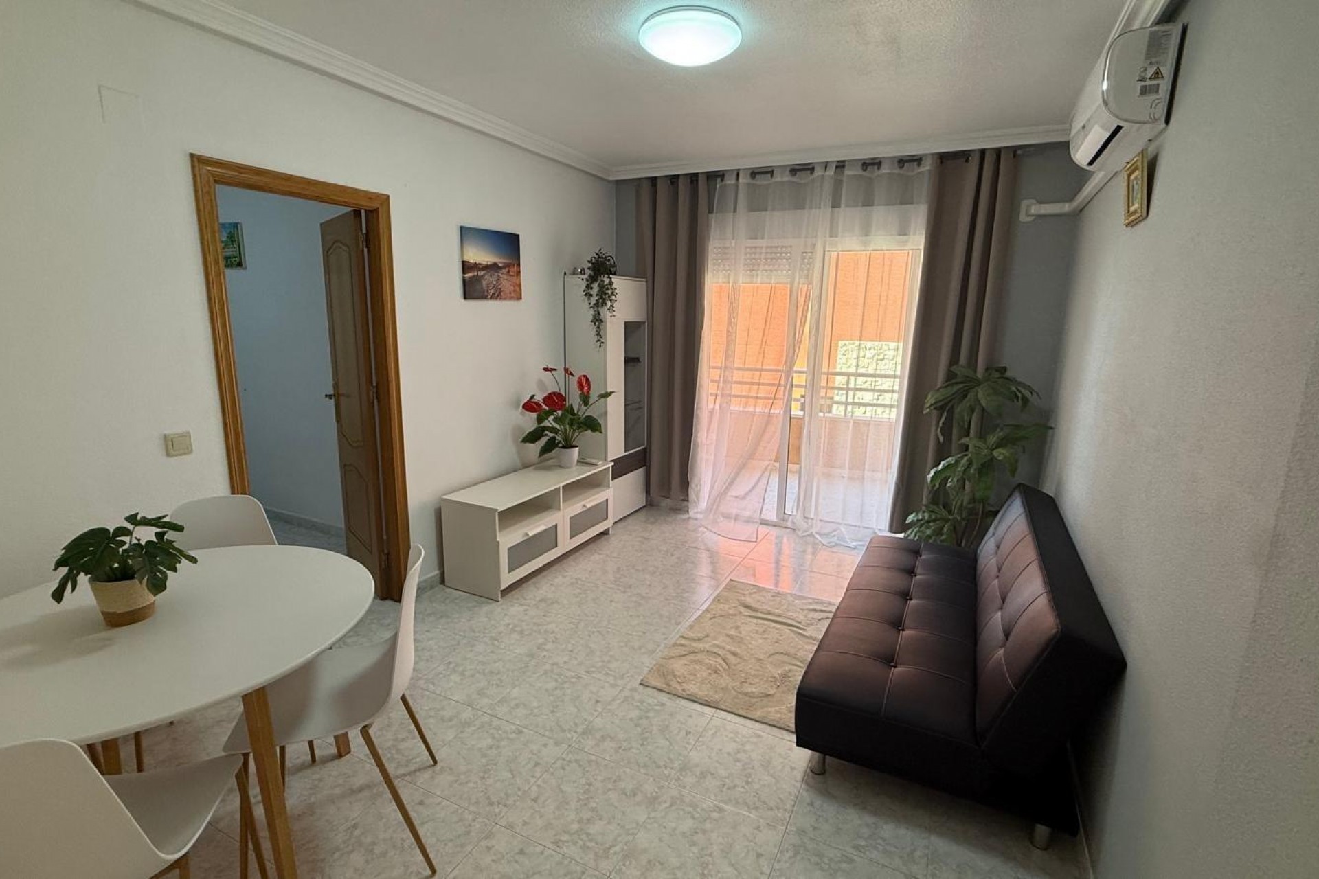 Resale - Apartment -
Torrevieja - Playa de los Locos