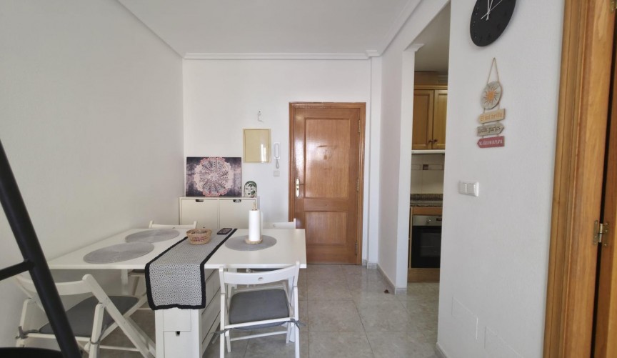 Resale - Apartment -
Torrevieja - Playa de los Locos