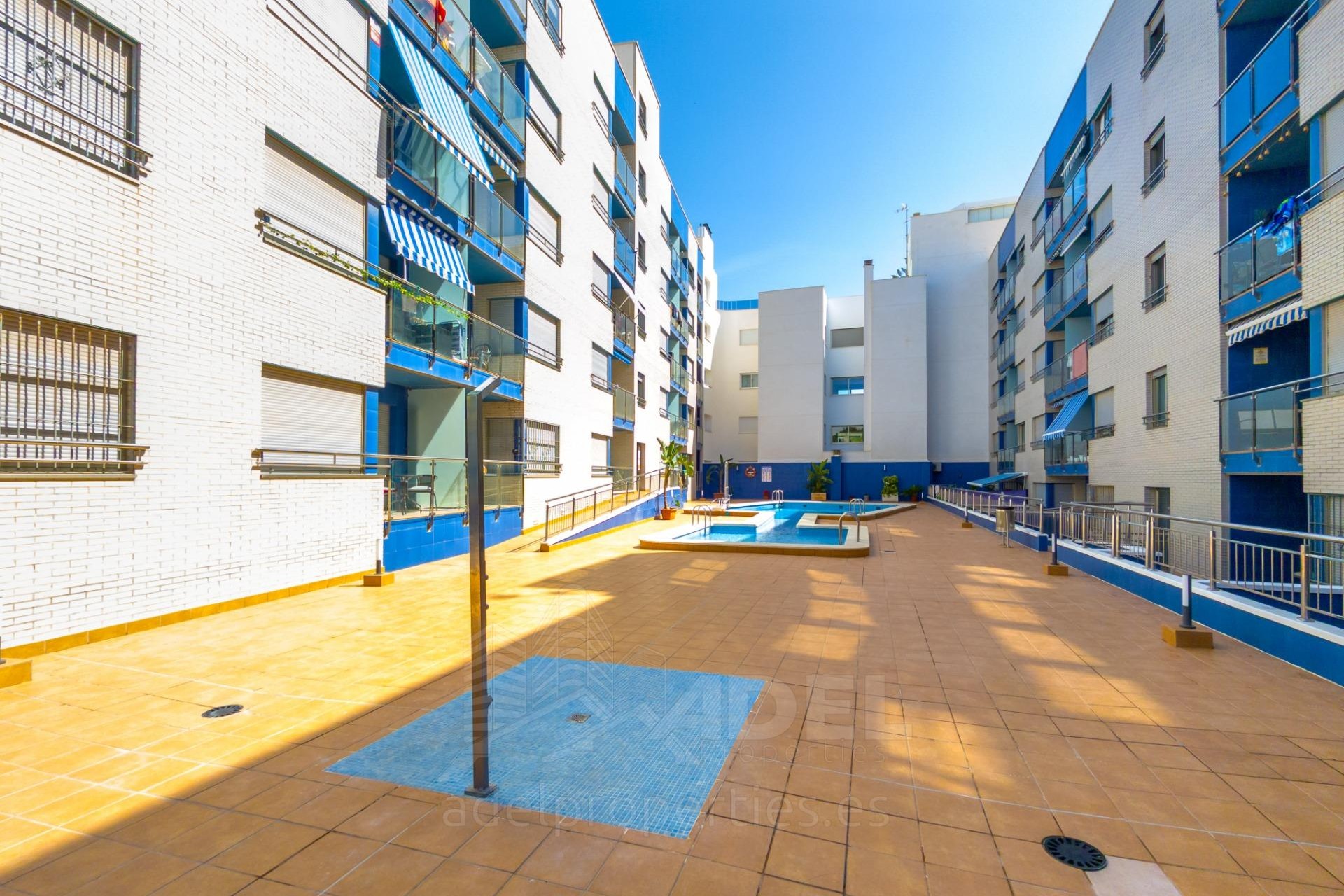 Resale - Apartment -
Torrevieja - Playa de los Locos