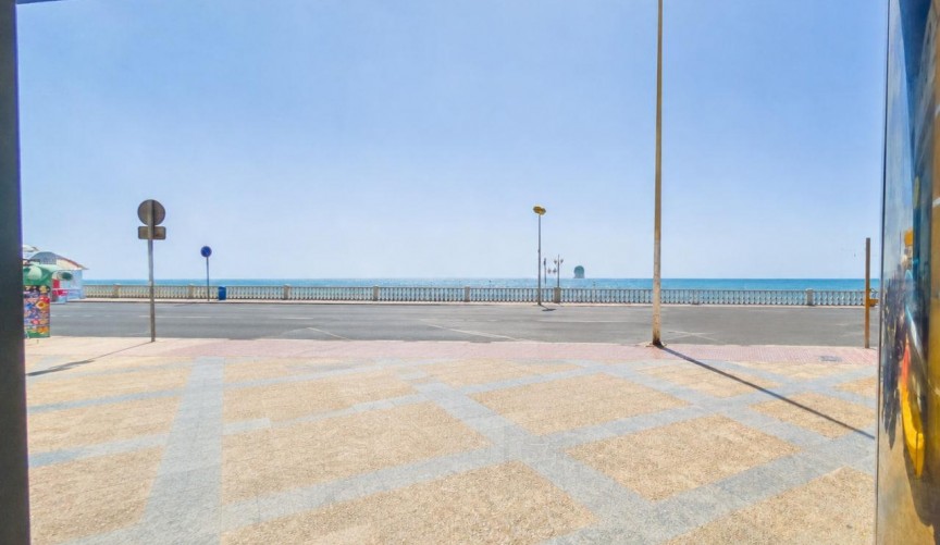 Resale - Apartment -
Torrevieja - Playa de los Locos