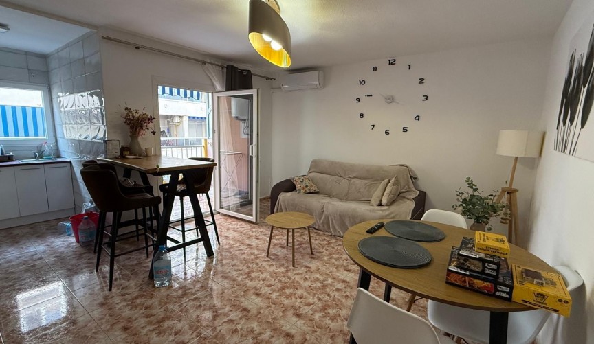 Resale - Apartment -
Torrevieja - Playa de los Locos