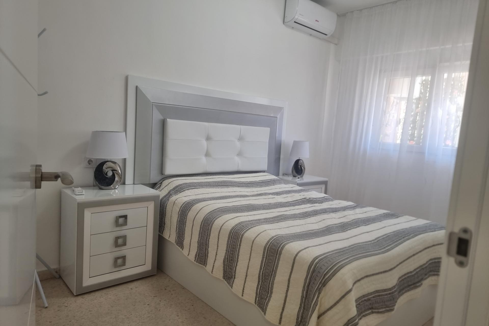 Resale - Apartment -
Torrevieja - Playa de los Locos