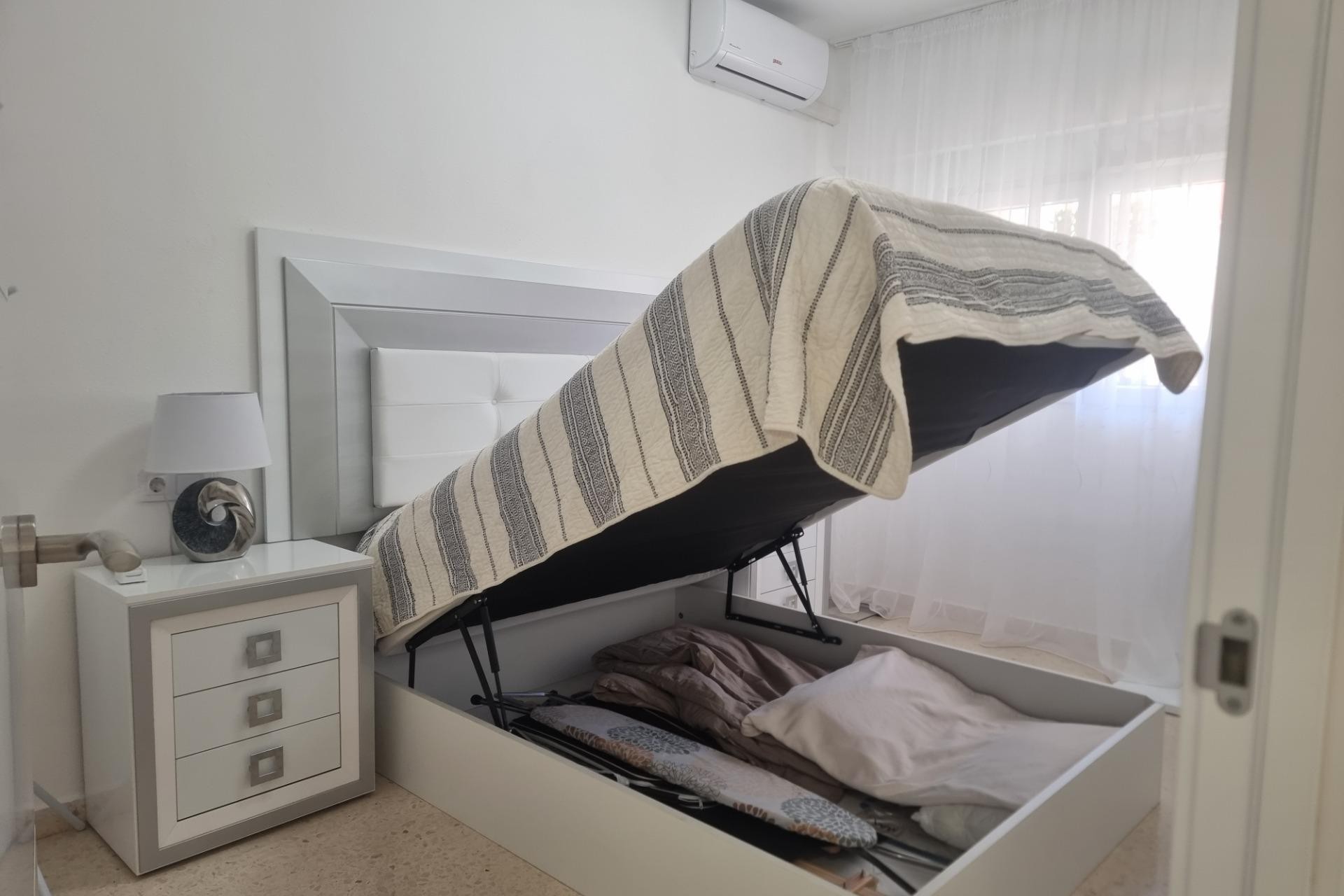 Resale - Apartment -
Torrevieja - Playa de los Locos
