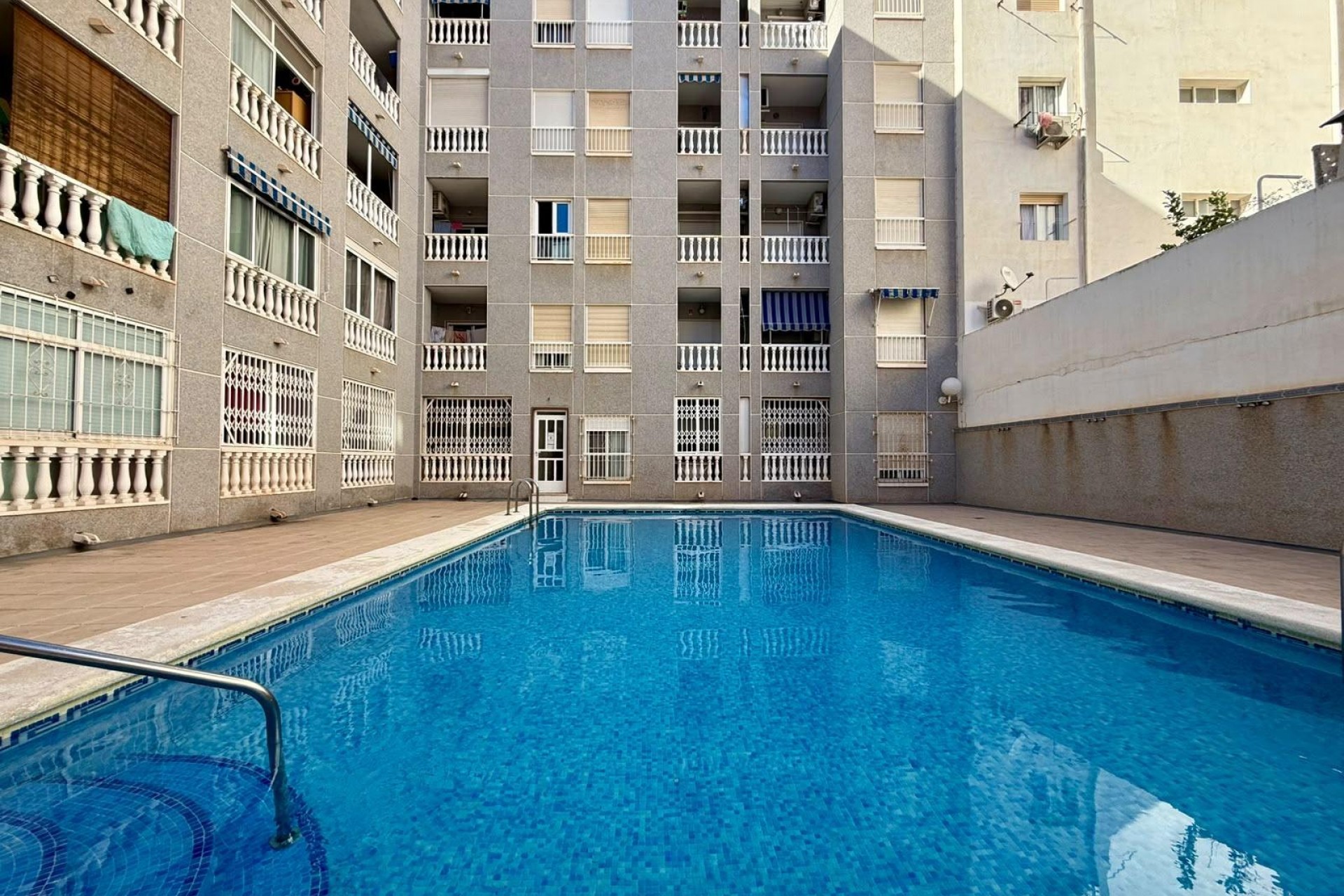 Resale - Apartment -
Torrevieja - Playa de los Locos