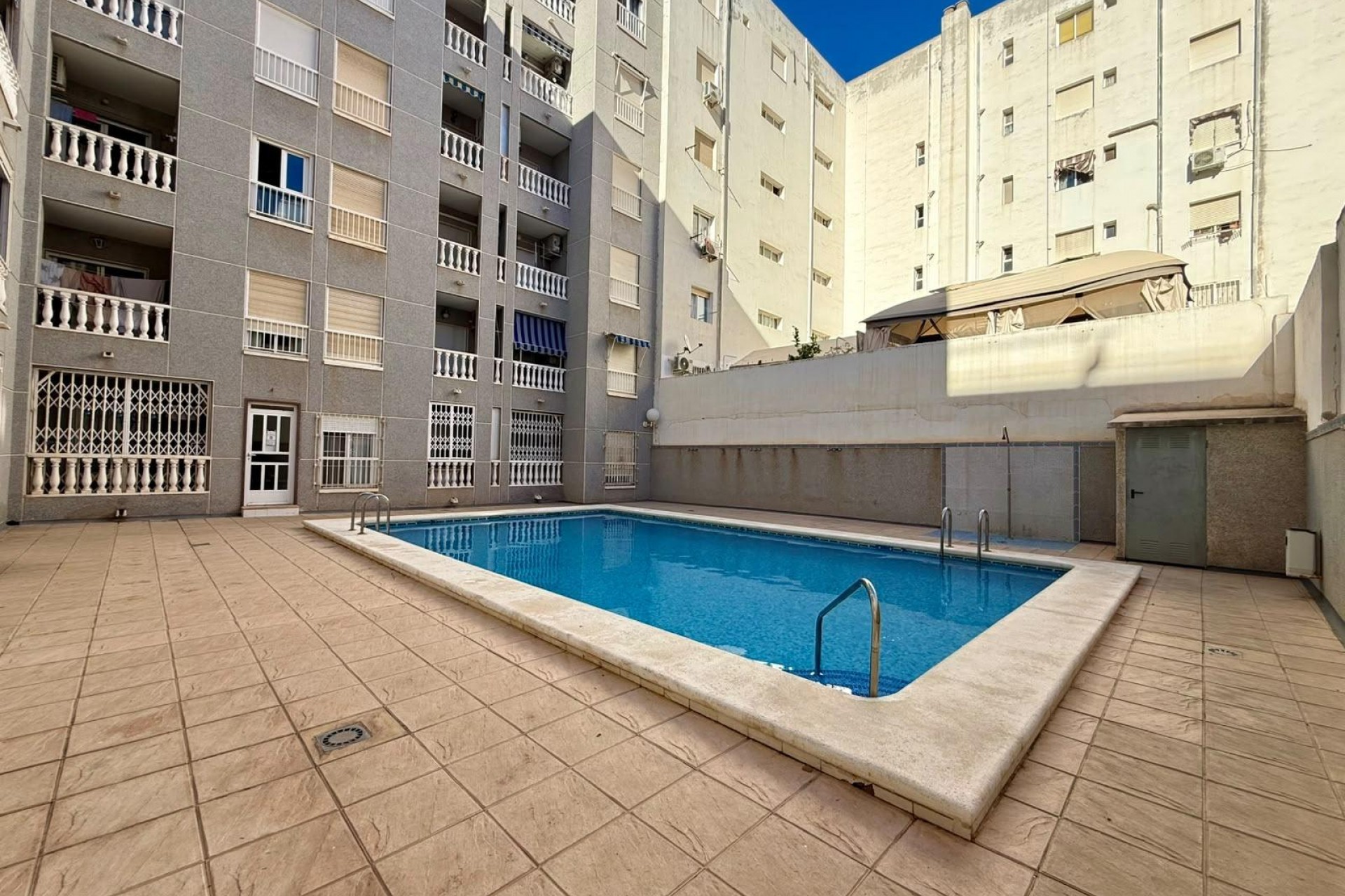 Resale - Apartment -
Torrevieja - Playa de los Locos