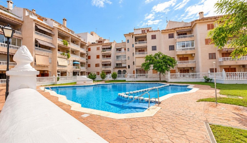 Resale - Apartment -
Torrevieja - Playa de los Locos