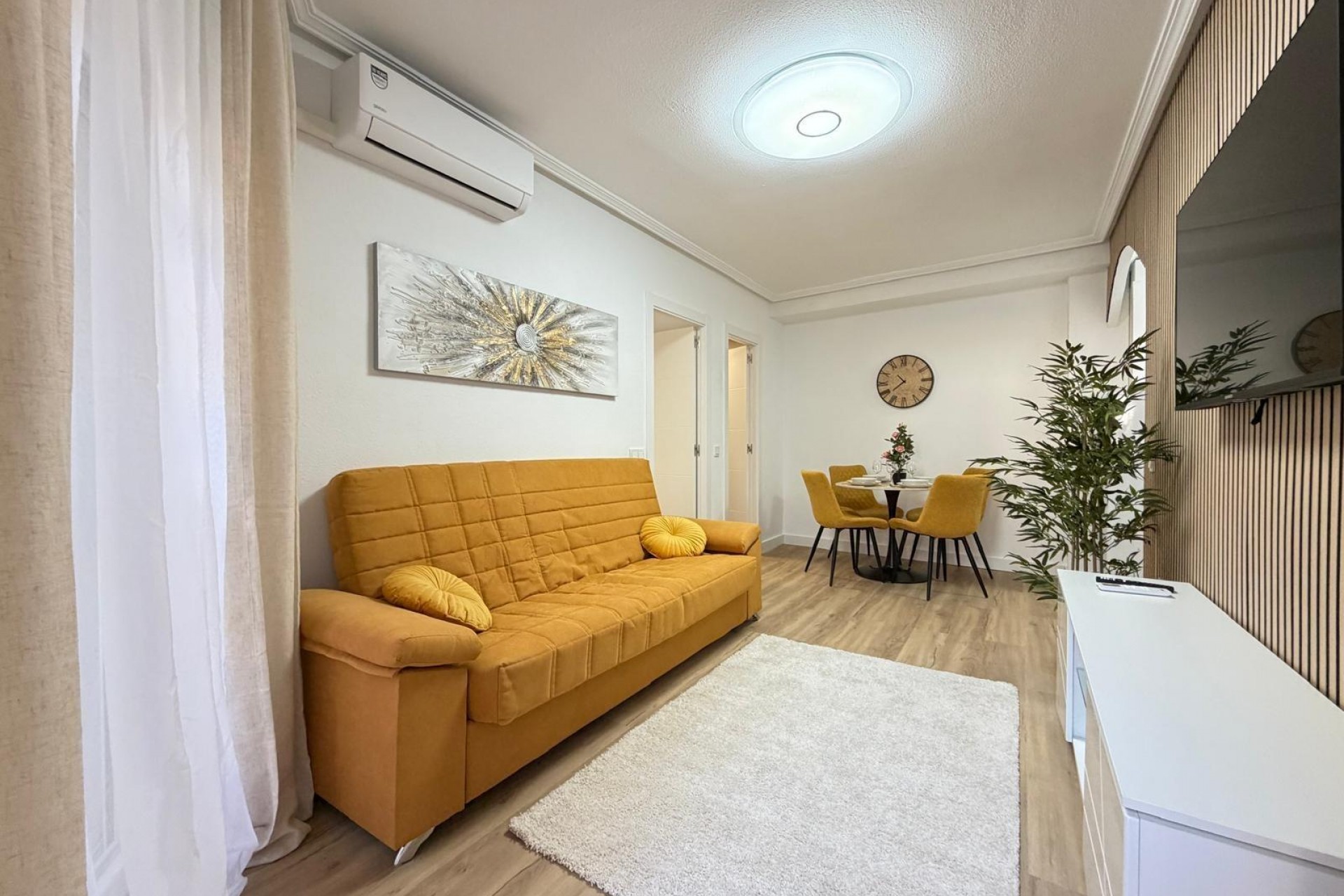 Resale - Apartment -
Torrevieja - Playa de los Locos