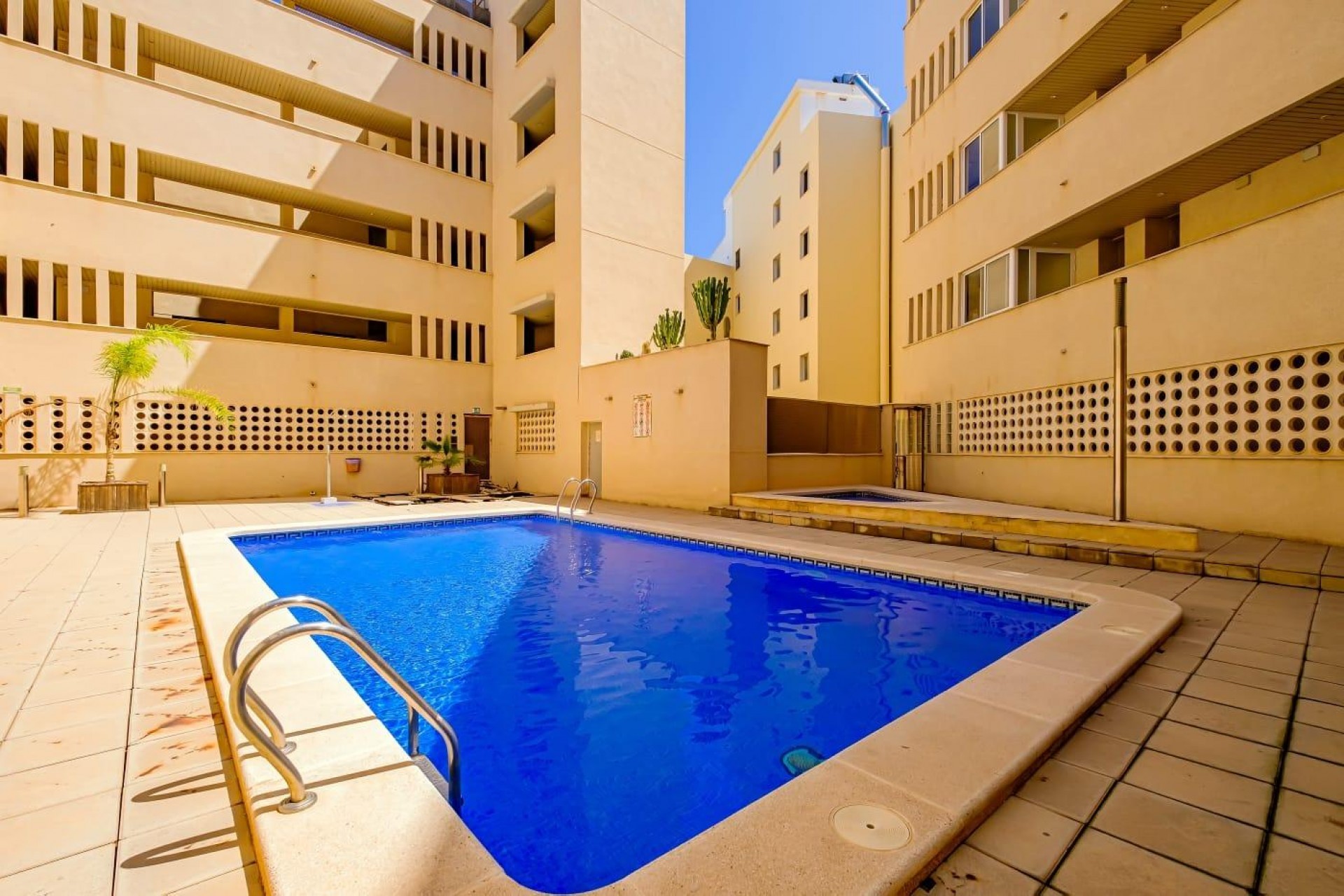 Resale - Apartment -
Torrevieja - Playa del Cura