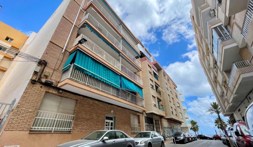 Resale - Apartment -
Torrevieja - Playa del Cura