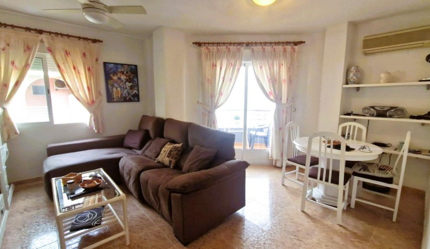 Resale - Apartment -
Torrevieja - Playa del Cura